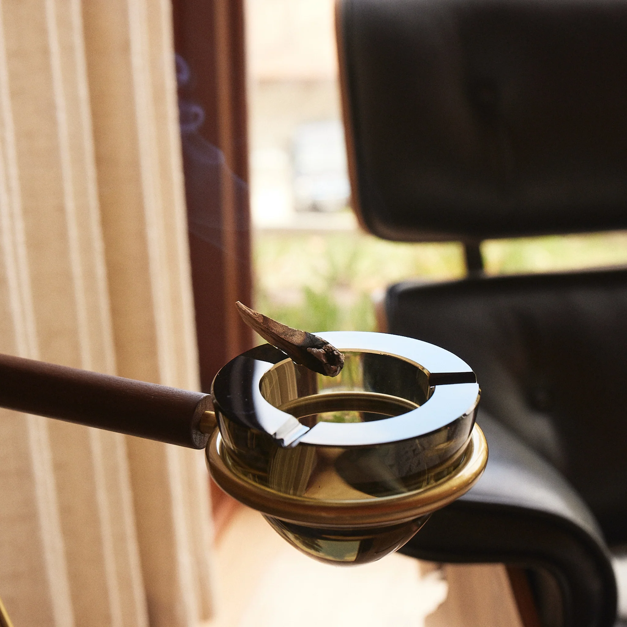 Standing Ashtray - Image 4